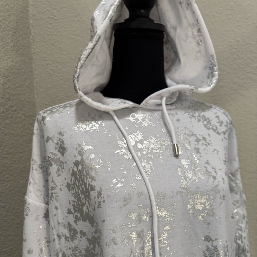 Elegant Long Sleeve Hoodie Dress in White and Silver - Picture 4 of 6